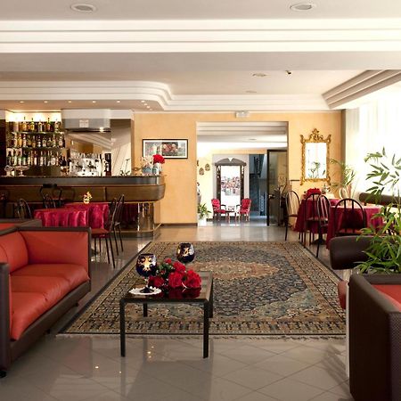 Hotel Capitol San Mauro Mare Exterior photo