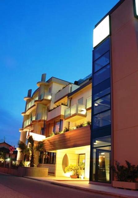 Hotel Capitol San Mauro Mare Exterior photo
