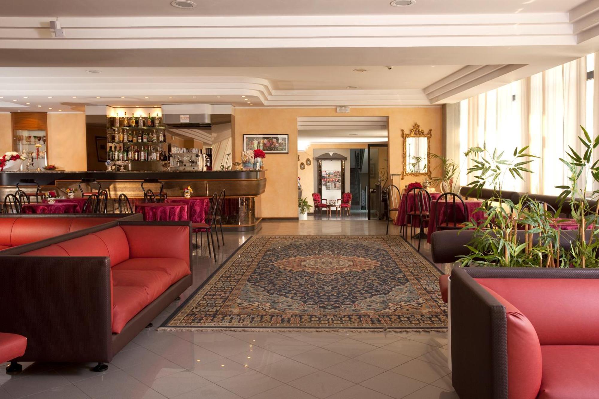 Hotel Capitol San Mauro Mare Exterior photo