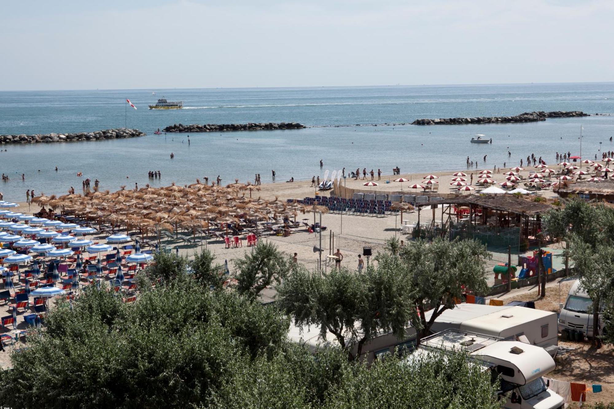 Hotel Capitol San Mauro Mare Exterior photo